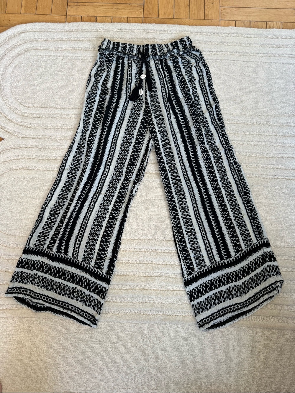 Surf Gypsy Black and White Patterned Knit Pants